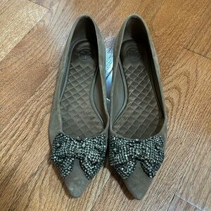 Tory Burch Brown Rhinestone Bow Suede Pointed Toe Flats. Size 6.5